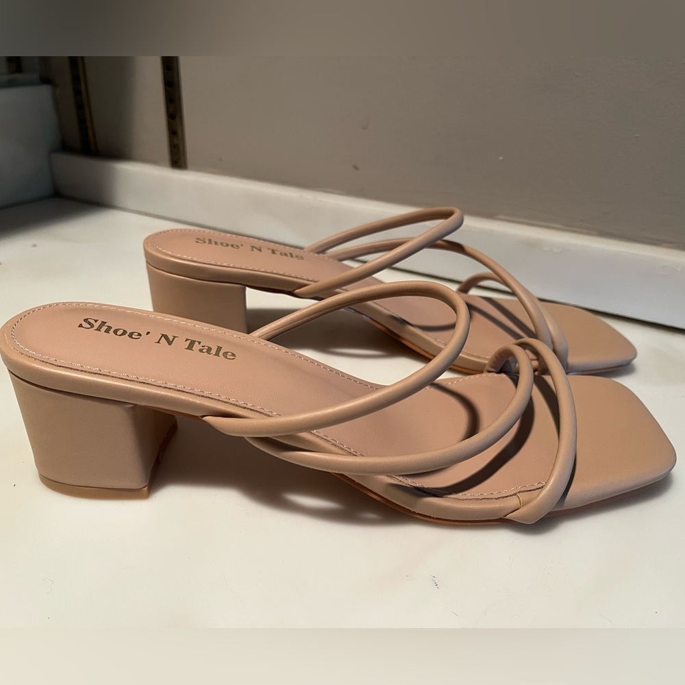 SHOE N’ TALE Khaki Strappy Slip-on Summer Mule Sandal, Size 10